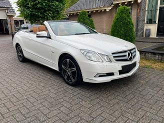 Vaurioauto  passenger cars Mercedes E-klasse 200 CGI AVANTGARDE NAVI LEDER XENON 2010/9