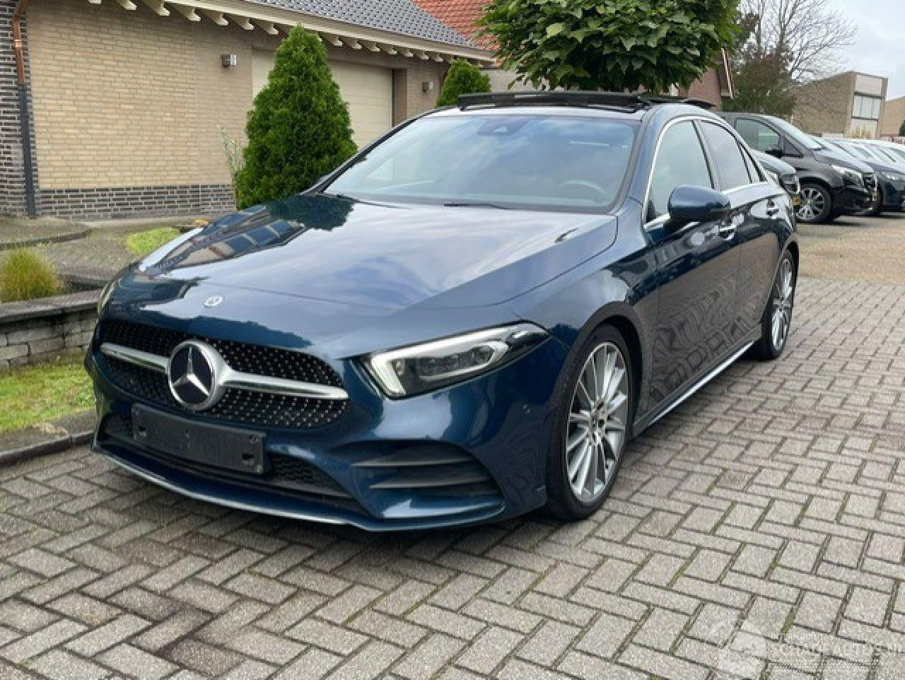 Mercedes A-klasse 200 AMG LINE PANO LED NAVI CAMERA