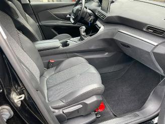 Peugeot 5008 1.2 PureTech Allure picture 11
