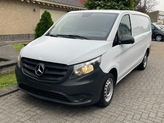 krockskadad bil bedrijf Mercedes Vito 114 CDI Lang EURO 6 AIRCO 2017/3