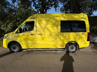 Mercedes Sprinter SPRINTER 319 CDI AMBULANCE picture 3