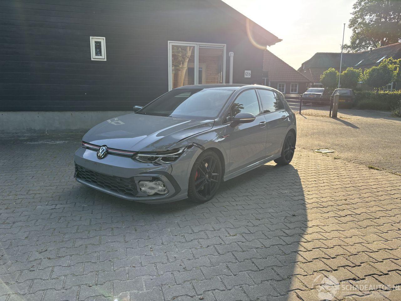 Volkswagen Golf 8 GTI AUTOMAAT 245 PK NAVI CLIMA CAMERA LED B.J 2023 lichte schade