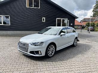 Damaged car Audi A4 AVANT AUTOMAAT 2.0 S Line NAVI CLIMA LED CRUISE B.J 06-2019 2019/6