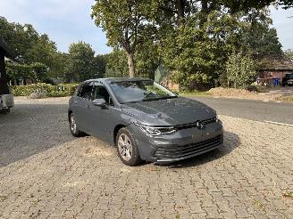 Vaurioauto  passenger cars Volkswagen Golf 8 HYBRIDE AUTOMAAT NAVI CLIMA CAMERA LED VIRTUEEL DASH B.J 2023 2023/4