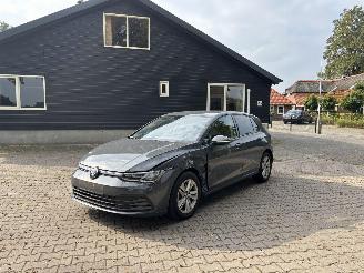 Damaged car Volkswagen Golf HYBRIDE eTsi Automaat NAVI CLIMA CAMERA LED B.J 2023 2023/5