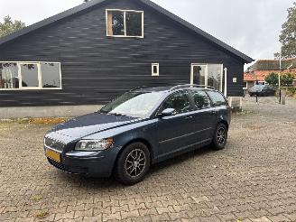 Vaurioauto  passenger cars Volvo V-50 1.8 EDITION STATION AIRCO TREKHAAK B.J 2005 2005/1