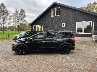 Dacia Jogger 1.6 AUTOMAAT 7 PERSOONS HYBRIDE NAVI CLIMA CAMERA KEYLESS LED B.J 2025 picture 6