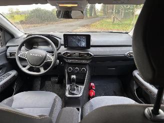 Dacia Jogger 1.6 AUTOMAAT 7 PERSOONS HYBRIDE NAVI CLIMA CAMERA KEYLESS LED B.J 2025 picture 8