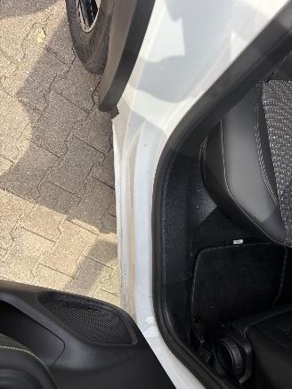 Peugeot 2008 GT LINE AUTOMAAT 130 PK NAVI CLIMA CAMERA LED CRUISE B.J 2022 picture 15