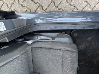 Volkswagen Golf 8 TSI EDITION 110 PK NAVI CLIMA CAMERA VIRTUEEL DASH LED B:J 2023  Plaatschade picture 17