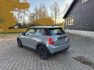Mini  ONE 1.5 EDITION CLIMA ABS PDC B.J 11-2018 SCHROEFSCHADE picture 2