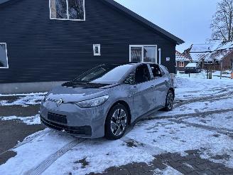 Voiture accidenté Volkswagen ID.3 1FT PRO PREFORMANCE 58 KWH 204 PK B.J 09-2020 2020/9