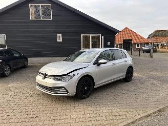 krockskadad bil auto Volkswagen Golf 8 TSI LIFE EDITION 110 PK CLIMA CRUISE VIRT DASH B.J 05-2022 2022/5