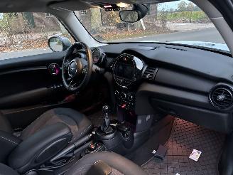 Mini One 1.5 EDITION CLIMA ABS B.J 2018 Lichte schade picture 9