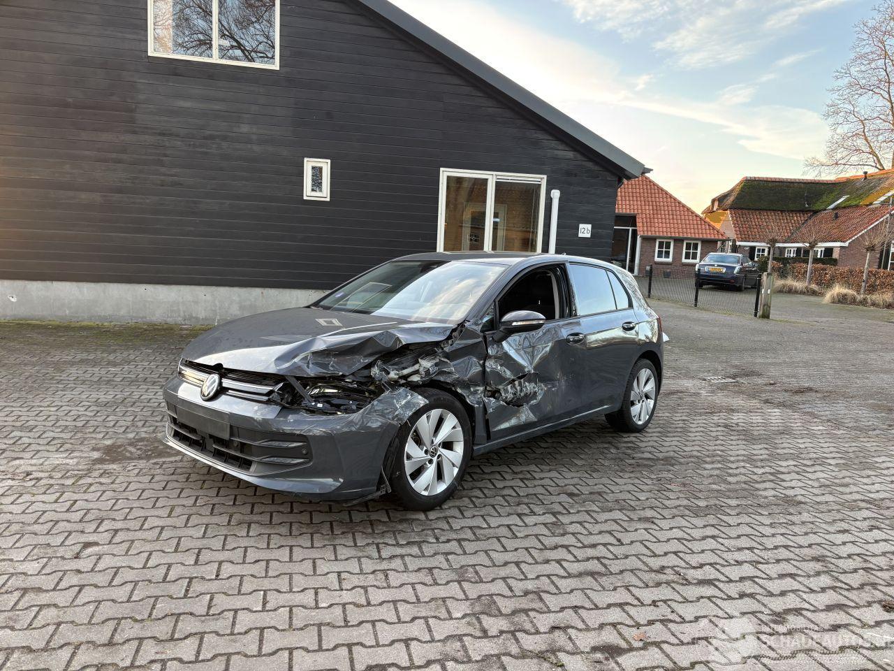 Volkswagen  8.5 ETSI 1.5 HYBRIDE AUTOMAAT NAVI CLIMA CAMERA LED VIRT DASH TREKHAAK B.J 12-2024