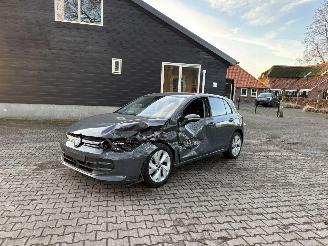 skadebil auto Volkswagen  8.5 ETSI 1.5 HYBRIDE AUTOMAAT NAVI CLIMA CAMERA LED VIRT DASH TREKHAAK B.J 12-2024 2024/12