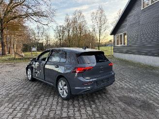 damaged passenger cars Volkswagen Golf 8 TSI EDITION NAVI CLIMA CAMERA LED PDC B.J 2023 plaatschade 2023/4