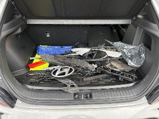 Hyundai Kona N-LINE SPORT T-GDI CLIMA CAMERA APP LED B.J 04-2023 lichte schade picture 20