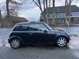 Mini One 1.6 EDITION PANO AIRCO B.J 2003 geen schade APK t/m Maart 2027 !!!! picture 5