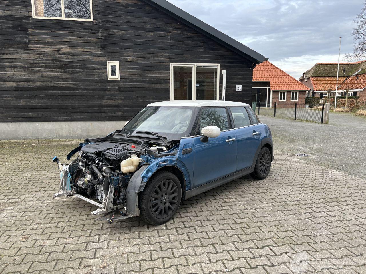 Mini Cooper AUTOMAAT 1.5 SPORT NAVI LEER CLIMA CAMERA B.J 07-2021 FULL OPTIONS