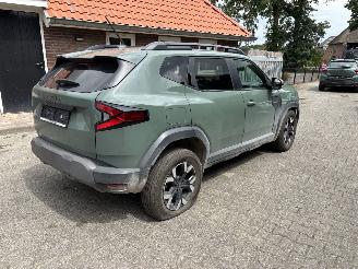 Dacia Duster HYBRIDE 1.6 AUTOMAAT NAVI CLIMA CAMERA VIRT DASH B.J 12-2024 picture 2