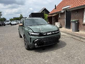 uszkodzony samochody osobowe Dacia Duster HYBRIDE 1.6 AUTOMAAT NAVI CLIMA CAMERA VIRT DASH B.J 12-2024 2024/12