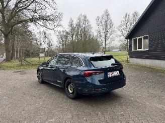 Skoda Octavia AUTOMAAT HYBRIDE NAVI CLIMA VIRT DASH CAMERA TREKHAAK LED B.J 12-2024 picture 4