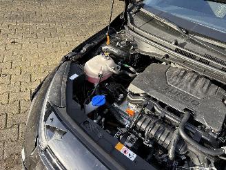 Hyundai Bayon AUTOMAAT BLACK EDITION T-GDI 100 PK NAVI AIRCO CAMERA LED B.J 11-2025 picture 16