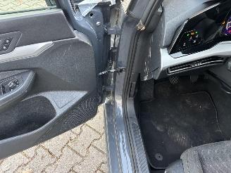 Volkswagen Golf 8 TSI 110 PK EDITION NAVI CLIMA CAMERA LED PDC B.J 2023 PLAATSCHADE picture 14