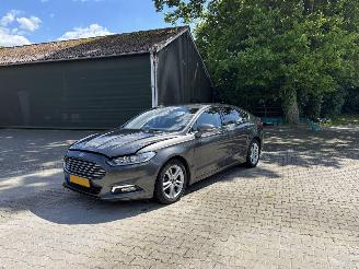 Damaged car Ford Mondeo 1.5 AUTOMAAT NAVI CLIMA LED TREKHAAK B.J 2018 MOTORSCHADE MOTOR 2018/10