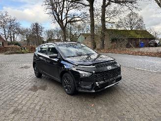 Damaged car Hyundai Bayon AUTOMAAT BLACK EDITION 1.0 T-GDI 100 PK NAVI AIRCO CAMERA LED B.J 11-2025 2025/11