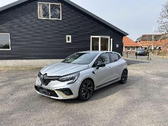 krockskadad bil auto Renault Clio 1.6 E-TECH HYBRIDE 145 AUTOMAAT NAVI CLIMA CAMERA LED B.J 2023 12 dkm 2023/2