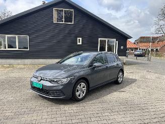 damaged passenger cars Volkswagen Golf 8 TSI 110 PK NAVI CLIMA VIRT DASH B.J 10-2020 2021/10