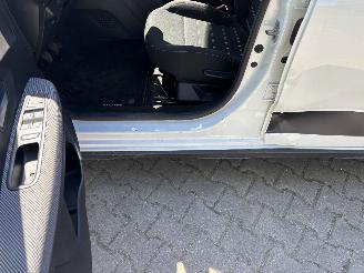 Dacia Sandero STEPWAY TCE 90 EDITION AIRCO CAMERA APP B.J 2025. plaatschade picture 16