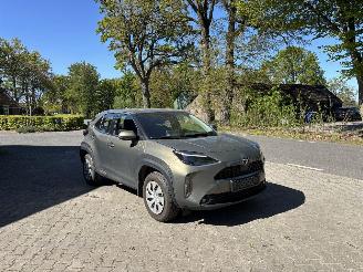 Vaurioauto  passenger cars Toyota Yaris Cross 125 PK DYNAMIQ AIRCO CAMERA B.J 07-2022 6300 KM !!!! 2022/7