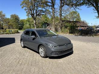 uszkodzony samochody osobowe Volkswagen Golf 8 TSI NAVI CLIMA CAMERA VIRT DASH PDC PRIVACY GLASS B.J 2023 2023/4