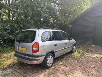 damaged passenger cars Opel  A DIESEL 2.0 DLT COMFORT 7 PERSONEN B.J 2000 Sloop 2000/2