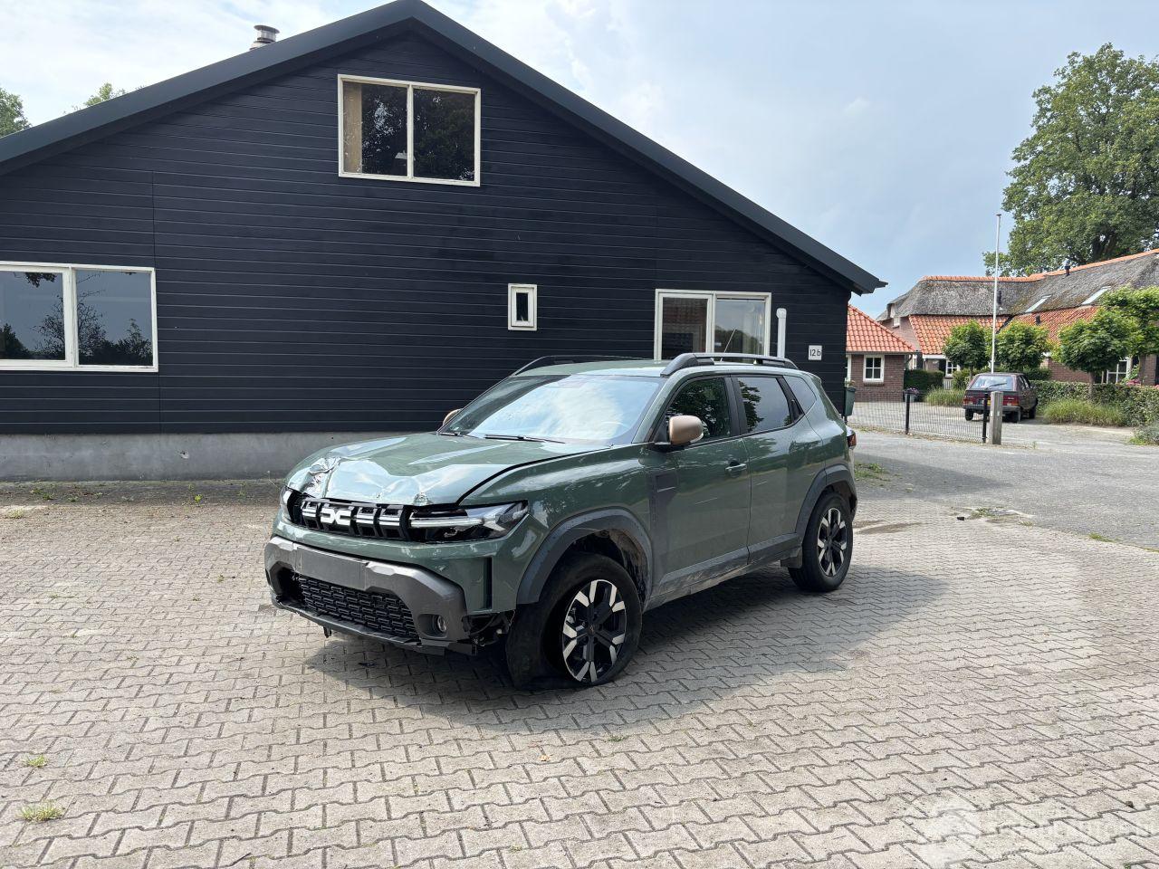 Dacia Duster AUTOMAAT 1.6 HYBRIDE NAVI CLIMA CAMERA PDC LED B.J 12-2024