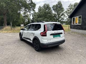 Dacia Jogger EXTREEM 110 PK NAVI CLIMA CAMERA 5 P B.J 06-2024 picture 4
