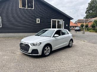 krockskadad bil auto Audi A1 TFSI 95 PK VIRT DASH AIRCO PDC B.J 2023 LICHTE SCHROEFSCHADE 2023/3