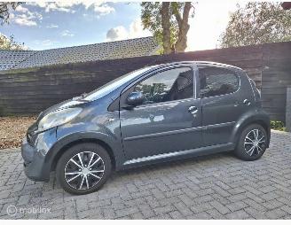 uszkodzony samochody osobowe Citroën  1.0 12 V 5-drs Stuurbekr elec pakket B.J 2005 APK verlopen 2005/8