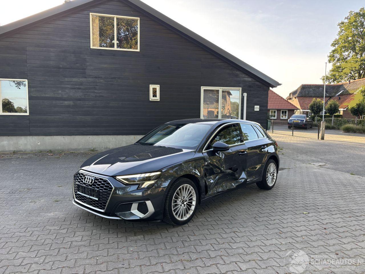 Audi A3 30 TFSI  AUTOMAAT SPORT CLIMA LED B.J 03-2023