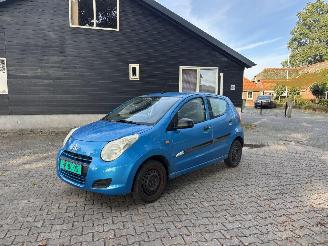 Vaurioauto  passenger cars Suzuki Alto 1.0 COMFORT PLUS AIRCO 5-DRS B.J 2010 PARKEERSCHADE 2010/8