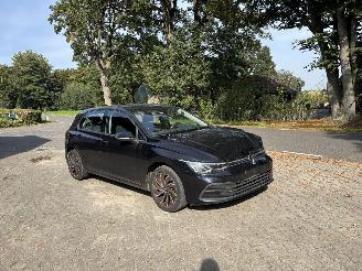 Unfallwagen Volkswagen Golf 8 TSI 110 PK NAVI CLIMA PDC CRUISE B.J 09-2022 2022/9