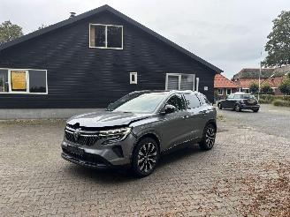 Unfallwagen Renault Austral E-TECH 200 HYBRIDE TECHNO PANODAK AUTOMAAT LED NAVI CAMERA CLIMA B.J 11-2024 2024/11