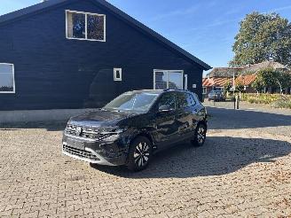 Vaurioauto  passenger cars Volkswagen T-Cross AUTOMAAT 116 PK NAVI CLIMA CAMERA B.J 12-2024 2024/12