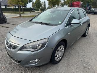 Unfallwagen Opel Astra  2012/7