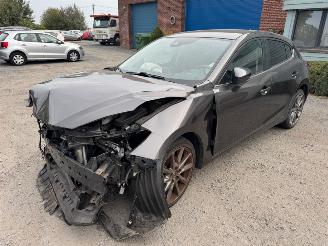 skadebil auto Mazda 3 BLACK LIMITED 2017/2