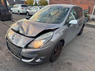 uszkodzony samochody osobowe Renault Scenic  2011/3