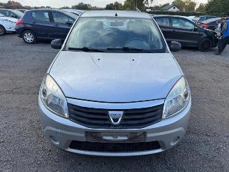 Dacia Sandero I picture 2